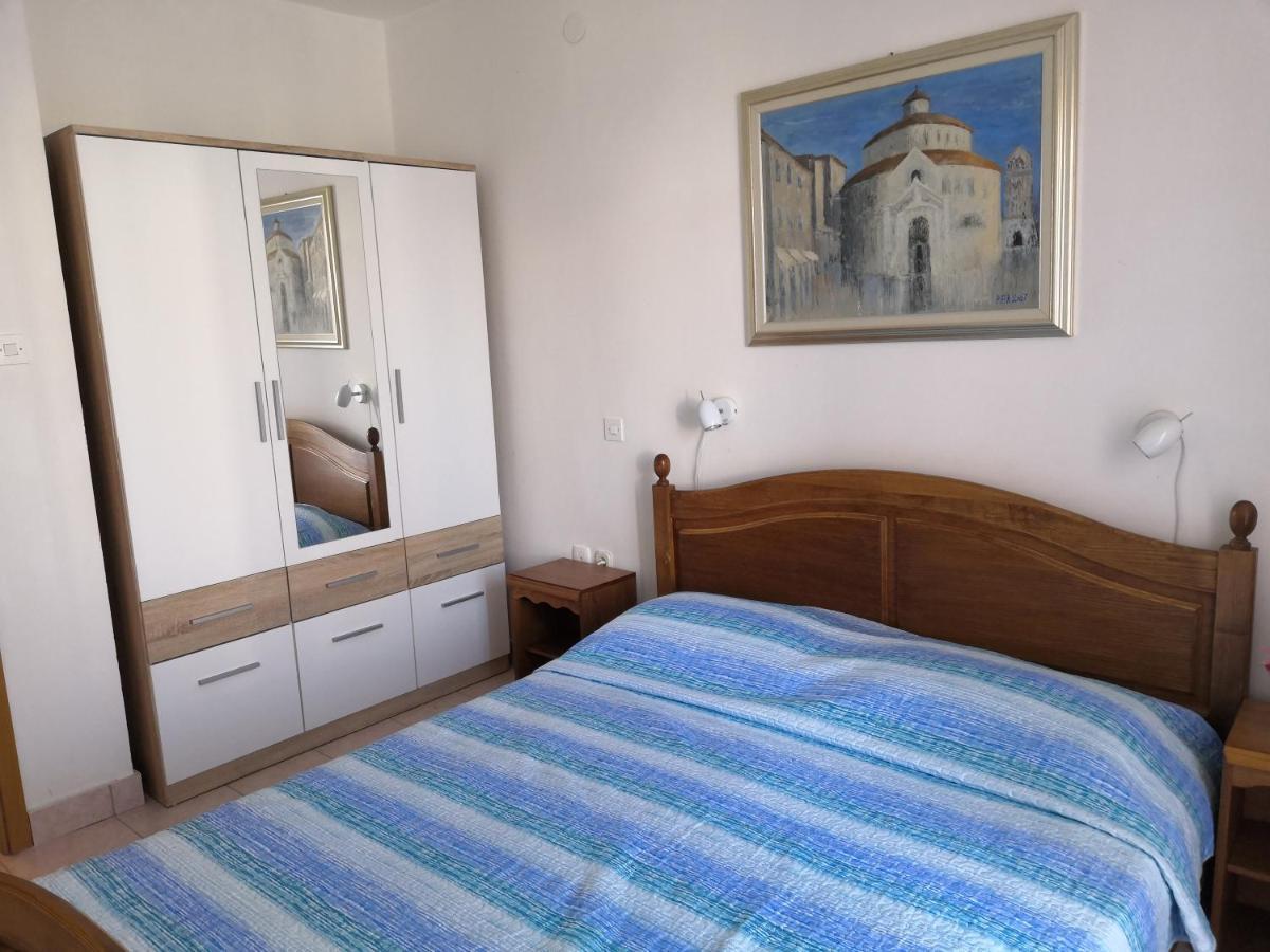 Laura And Nevio Apartments And Rooms Cres Exterior foto